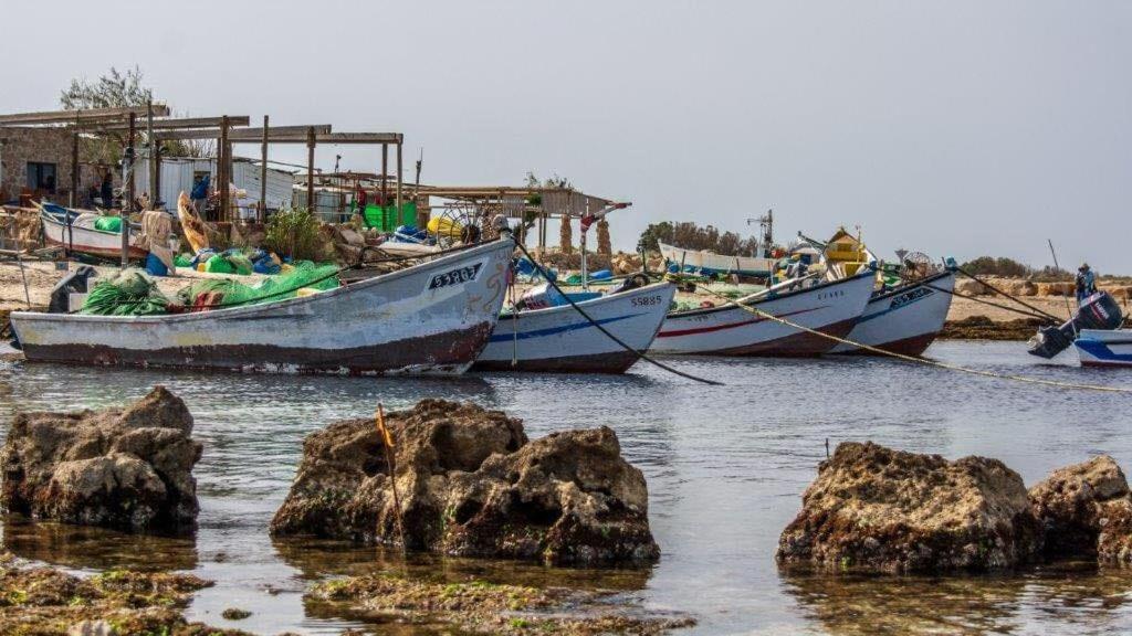 Juha'S Guesthouse - Zarqa Bay Jisr ez Zarqa Εξωτερικό φωτογραφία